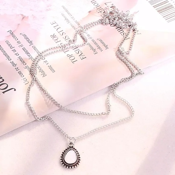 Gorgeous Double Horn Crescent Water Drop Necklace - Picture 2 of 8